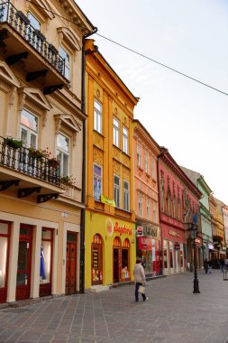 Kosice, Slovakya - 25 Eylül 2016: Slovakya'nın doğusundaki en büyük şehir olan Kosice'nin akşamında mimari. 2013 yılında Avrupa Kültür Başkenti oldu