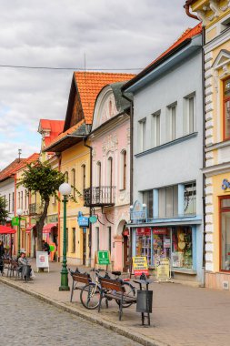 Kezmarok, Slovakya - 26 Eylül 2016: Kezmarok,Slovakya, Spis bölgesinde küçük bir kasaba, Poprad nehri.