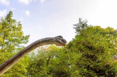 Bratislava, Slovakya - 28 Eylül 2016: Brachiosaurus Dinopark'ta, Bratislava, Slovakya'nın gözde mekanlarından biri.