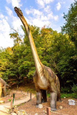 Bratislava, Slovakya - 28 Eylül 2016: Brachiosaurus Dinopark'ta, Bratislava, Slovakya'nın gözde mekanlarından biri.