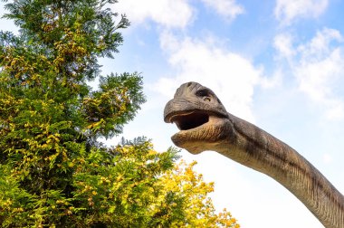 Bratislava, Slovakya - 28 Eylül 2016: Brachiosaurus Dinopark'ta, Bratislava, Slovakya'nın gözde mekanlarından biri.