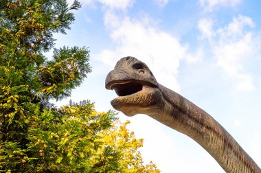Bratislava, Slovakya - 28 Eylül 2016: Brachiosaurus Dinopark'ta, Bratislava, Slovakya'nın gözde mekanlarından biri.