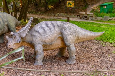 Bratislava, Slovakya - 28 Eylül 2016: Bratislava, Slovakya'nın popüler turistik yerlerinden biri olan Dinopark'taki Chasmosaurus.