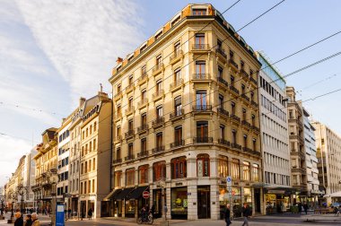 Cenevre, İsviçre - Eki 10, 2016: Cenevre Mimarisi, İsviçre. Küresel bir şehir, bir finans merkezi ve dünya çapında diplomasi merkezidir.