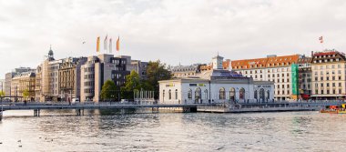 Cenevre, İsviçre - Eki 10, 2016: Cenevre Mimarisi, İsviçre. Küresel bir şehir, bir finans merkezi ve dünya çapında diplomasi merkezidir.