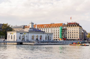 Cenevre, İsviçre - Eki 10, 2016: Cenevre Mimarisi, İsviçre. Küresel bir şehir, bir finans merkezi ve dünya çapında diplomasi merkezidir.