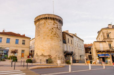 Perigueux, Fransa - 11 Ekim 2016: Perigueux Kulesi, Fransa. Kasaba, Bir Roma Katolik piskoposluğunun merkezidir..