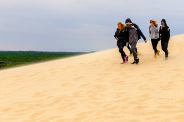La Teste-De-Buch, Fransa -Eki 12, 2016: Pilat Dune (Grande Dune du Pilat), Avrupa'nın en yüksek kum ulağı.