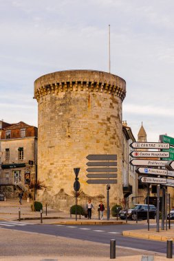 Perigueux, Fransa - 11 Ekim 2016: Perigueux Kulesi, Fransa. Kasaba, Bir Roma Katolik piskoposluğunun merkezidir..