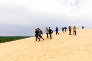 La Teste-De-Buch, Fransa -Eki 12, 2016: Pilat Dune (Grande Dune du Pilat), Avrupa'nın en yüksek kum ulağı.