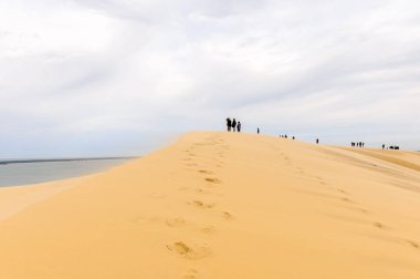 La Teste-De-Buch, Fransa -Eki 12, 2016: Pilat Dune (Grande Dune du Pilat), Avrupa'nın en yüksek kum ulağı.