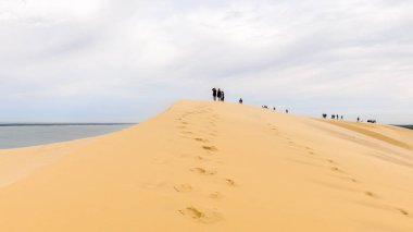 La Teste-De-Buch, Fransa -Eki 12, 2016: Pilat Dune (Grande Dune du Pilat), Avrupa'nın en yüksek kum ulağı.