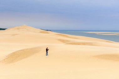 La Teste-De-Buch, Fransa -Eki 12, 2016: Pilat Dune (Grande Dune du Pilat), Avrupa'nın en yüksek kum ulağı.
