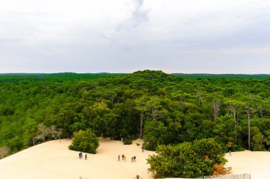 La Teste-De-Buch, Fransa -Eki 12, 2016: Pilat Dune (Grande Dune du Pilat), Avrupa'nın en yüksek kum ulağı.