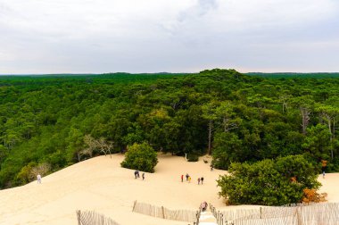 La Teste-De-Buch, Fransa -Eki 12, 2016: Pilat Dune (Grande Dune du Pilat), Avrupa'nın en yüksek kum ulağı.