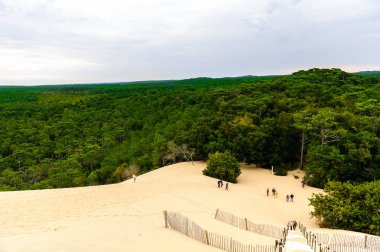La Teste-De-Buch, Fransa -Eki 12, 2016: Pilat Dune (Grande Dune du Pilat), Avrupa'nın en yüksek kum ulağı.