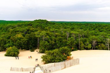 La Teste-De-Buch, Fransa -Eki 12, 2016: Pilat Dune (Grande Dune du Pilat), Avrupa'nın en yüksek kum ulağı.