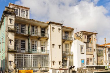 Porto, Portekiz - 21 Haziran 2014: Portekiz'in ikinci büyük şehri olan Porto'nun mimarisi 2001 yılında Avrupa Kültür Başkenti olarak adlandırıldı