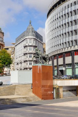 Porto, Portekiz - 21 Haziran 2014: Portekiz'in ikinci büyük şehri olan Porto'nun mimarisi 2001 yılında Avrupa Kültür Başkenti olarak adlandırıldı