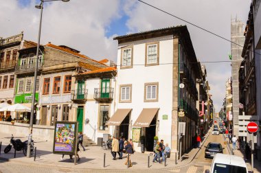 Porto, Portekiz - 21 Haziran 2014: Portekiz'in ikinci büyük şehri olan Porto'nun mimarisi 2001 yılında Avrupa Kültür Başkenti olarak adlandırıldı