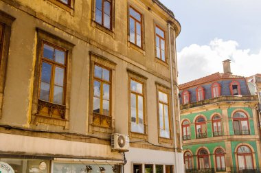 Porto, Portekiz - 21 Haziran 2014: Portekiz'in ikinci büyük şehri olan Porto'nun mimarisi 2001 yılında Avrupa Kültür Başkenti olarak adlandırıldı