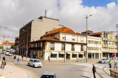 Porto, Portekiz - 21 Haziran 2014: Portekiz'in ikinci büyük şehri olan Porto'nun mimarisi 2001 yılında Avrupa Kültür Başkenti olarak adlandırıldı