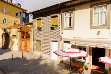 Porto, Portekiz - 21 Haziran 2014: Portekiz'in ikinci büyük şehri olan Porto'nun mimarisi 2001 yılında Avrupa Kültür Başkenti olarak adlandırıldı