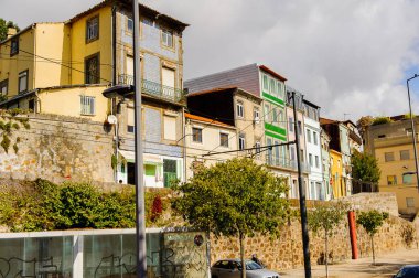 Porto, Portekiz - 21 Haziran 2014: Portekiz'in ikinci büyük şehri olan Porto'nun mimarisi 2001 yılında Avrupa Kültür Başkenti olarak adlandırıldı