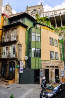 Porto, Portekiz - 21 Haziran 2014: Portekiz'in ikinci büyük şehri olan Porto'nun mimarisi 2001 yılında Avrupa Kültür Başkenti olarak adlandırıldı