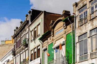 Porto, Portekiz - 21 Haziran 2014: Portekiz'in ikinci büyük şehri olan Porto'nun mimarisi 2001 yılında Avrupa Kültür Başkenti olarak adlandırıldı