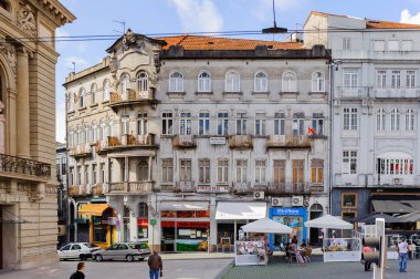 Porto, Portekiz - 21 Haziran 2014: Portekiz'in ikinci büyük şehri olan Porto'nun mimarisi 2001 yılında Avrupa Kültür Başkenti olarak adlandırıldı