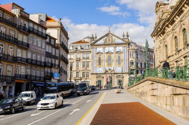 Porto, Portekiz - 21 Haziran 2014: Portekiz'in ikinci büyük şehri olan Porto'nun mimarisi 2001 yılında Avrupa Kültür Başkenti olarak adlandırıldı