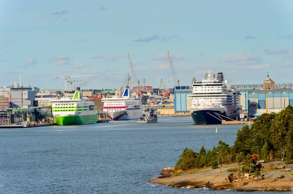 Helsinki, Finlandiya - 12 Eylül 2016: Helsinki Limanı, Finlandiya'nın başkenti.
