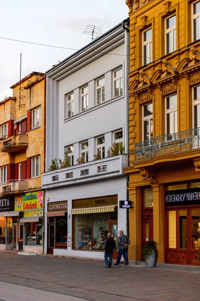 Kosice, Slovakya - 25 Eylül 2016: Slovakya'nın doğusundaki en büyük şehir olan Kosice'nin akşamında mimari. 2013 yılında Avrupa Kültür Başkenti oldu