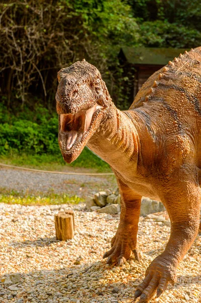 Bratislava, Slovakya - 28 Eylül 2016: Plateosaurus Dinopark'ta, Bratislava, Slovakya'nın gözde mekanlarından biri.