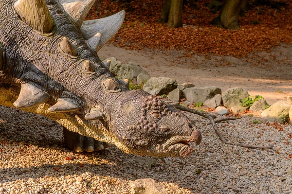 Bratislava, Slovakya - 28 Eylül 2016: Bratislava, Slovakya'nın gözde mekanlarından dinopark.