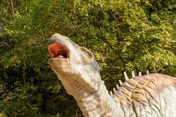 Bratislava, Slovakya - 28 Eylül 2016: Bratislava, Slovakya'nın gözde mekanlarından dinopark.