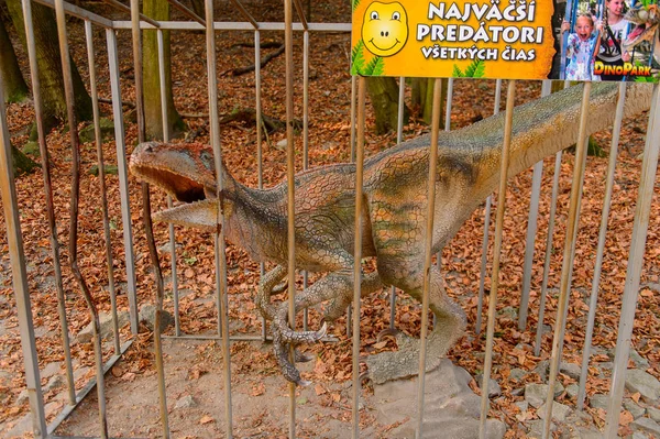 Bratislava Eslovaquia Sep 2016 Velociraptor Dinopark Una Las Atracciones Más — Foto de Stock