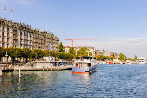 Geneva Switzerland Oct 2016 Cais Barcos Genebra Suíça Uma Cidade — Fotografia de Stock