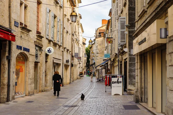 Perigueux, Fransa - 11 Ekim 2016: Perigueux, Fransa. Kasaba, Bir Roma Katolik piskoposluğunun merkezidir..