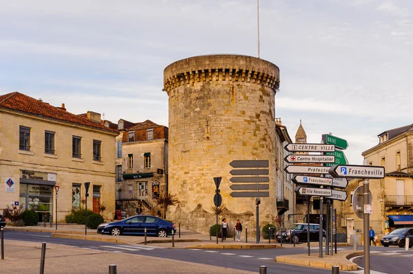 Perigueux, Fransa - 11 Ekim 2016: Perigueux Kulesi, Fransa. Kasaba, Bir Roma Katolik piskoposluğunun merkezidir..