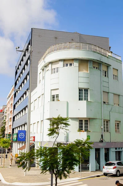 Porto, Portekiz - 21 Haziran 2014: Portekiz'in ikinci büyük şehri olan Porto'nun mimarisi 2001 yılında Avrupa Kültür Başkenti olarak adlandırıldı