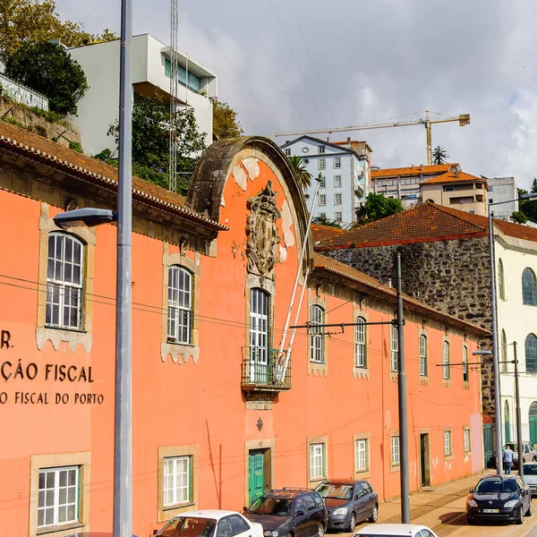 ポルト ポルトガル 2014年6月21日 ポルトガル第2の都市ポルトの建築 2001年にヨーロッパ文化首都と呼ばれた — ストック写真