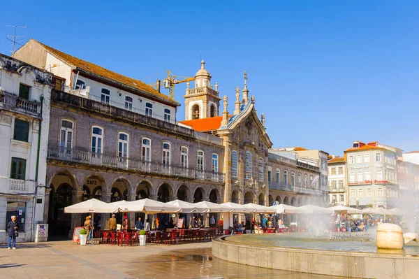 Braga, Portekiz - 14 Ekim 2016: Braga Mimarisi, Portekiz. Şehir 2012 yılında Avrupa Gençlik Başkenti oldu.