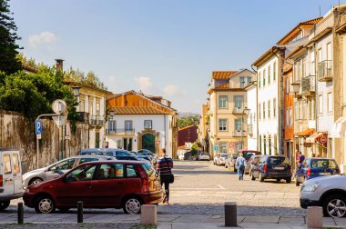 Braga, Portekiz - 14 Ekim 2016: Braga, Portekiz'in tarihi bölümünün mimarisi. Şehir 2012 yılında Avrupa Gençlik Başkenti oldu.