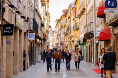 Braga, Portekiz - 14 Ekim 2016: Braga, Portekiz'in tarihi bölümünün mimarisi. Şehir 2012 yılında Avrupa Gençlik Başkenti oldu.