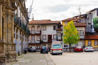 Guimaraes, Portekiz - 14 Ekim 2016: Guimaraes Tarihi Merkezi Mimarisi, Portekiz. Unesco Dünya Mirası