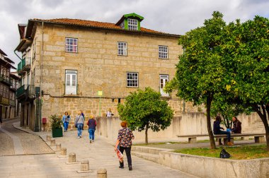 Guimaraes, Portekiz - 14 Ekim 2016: Guimaraes Tarihi Merkezi Mimarisi, Portekiz. Unesco Dünya Mirası