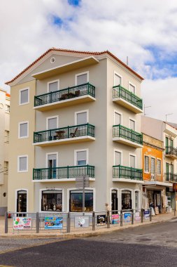 Nazare, Portekiz - 15 Ekim 2016: Nasıra Lı'nın Mimarisi, Portekiz. Bu Silver Coast (Costa de Prata en popüler sahil beldelerinden biridir)