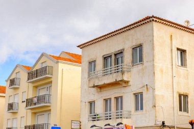 Nazare, Portekiz - 15 Ekim 2016: Nasıra Lı'nın Mimarisi, Portekiz. Bu Silver Coast (Costa de Prata en popüler sahil beldelerinden biridir)